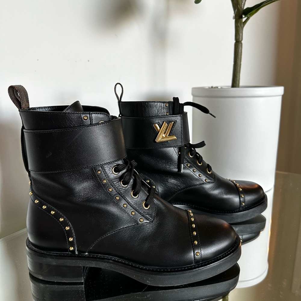 Luis Vuitton ankle boots